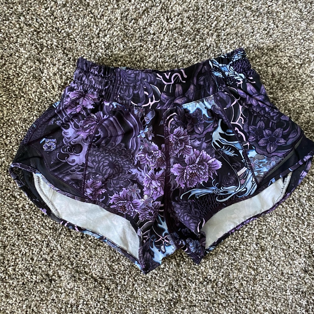 Lululemon Hotty Hot shorts